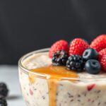 overnight oats with fresh berries